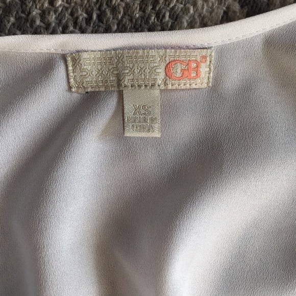 White flowy shirt - Picture 5 of 5